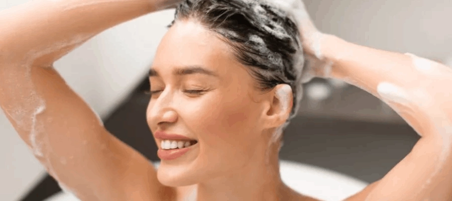 Imagem do post Shampoo com ácido hialurônico hidrata o cabelo? Como age?