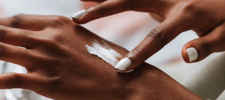 Imagem do post Aprenda como hidratar a pele e não colocar sua saúde em risco
