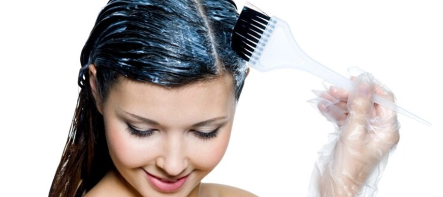 Imagem do post Como tirar tinta de cabelo da pele + dicas para evitar manchas