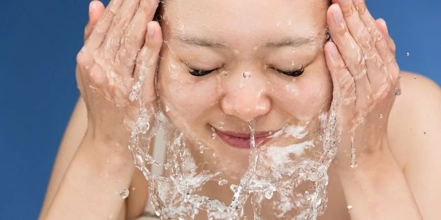 Imagem do post Dicas para lavar o rosto: 5 cuidados essenciais para a pele