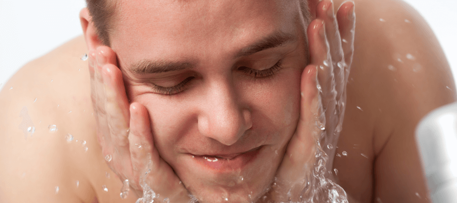 Imagem do post Aprenda 4 passos simples para fazer uma limpeza de pele masculina em casa!